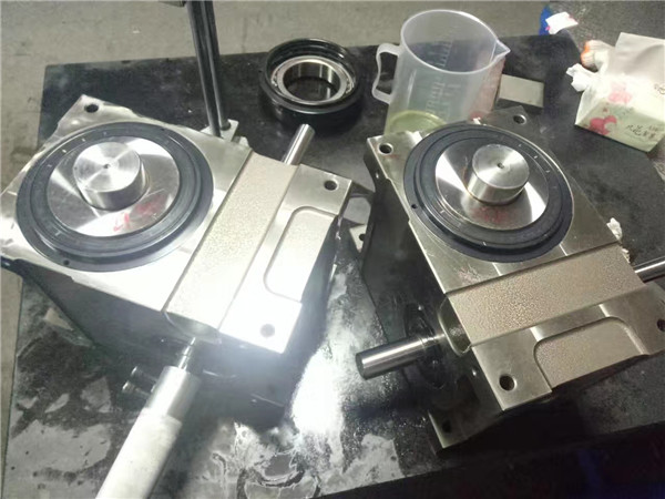 凸缘型分割器