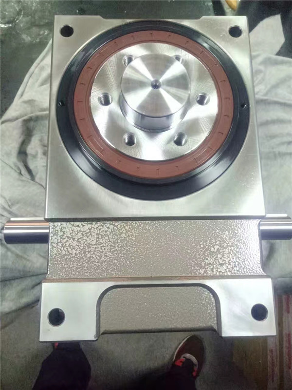 凸缘型分割器