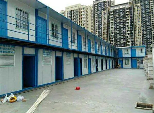 新型折叠式住人集装箱活动房