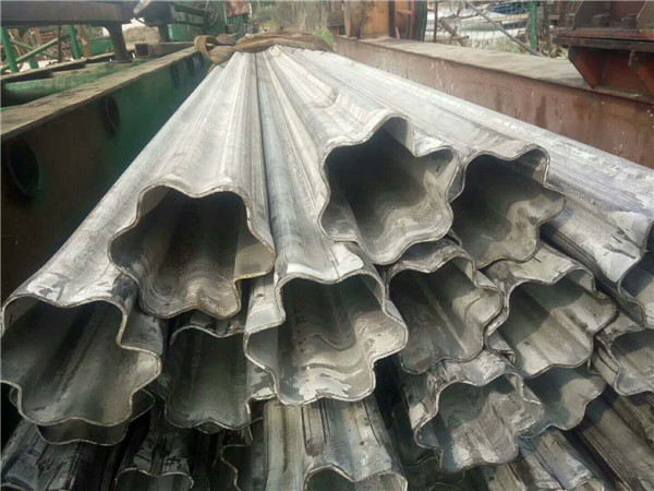 异型管