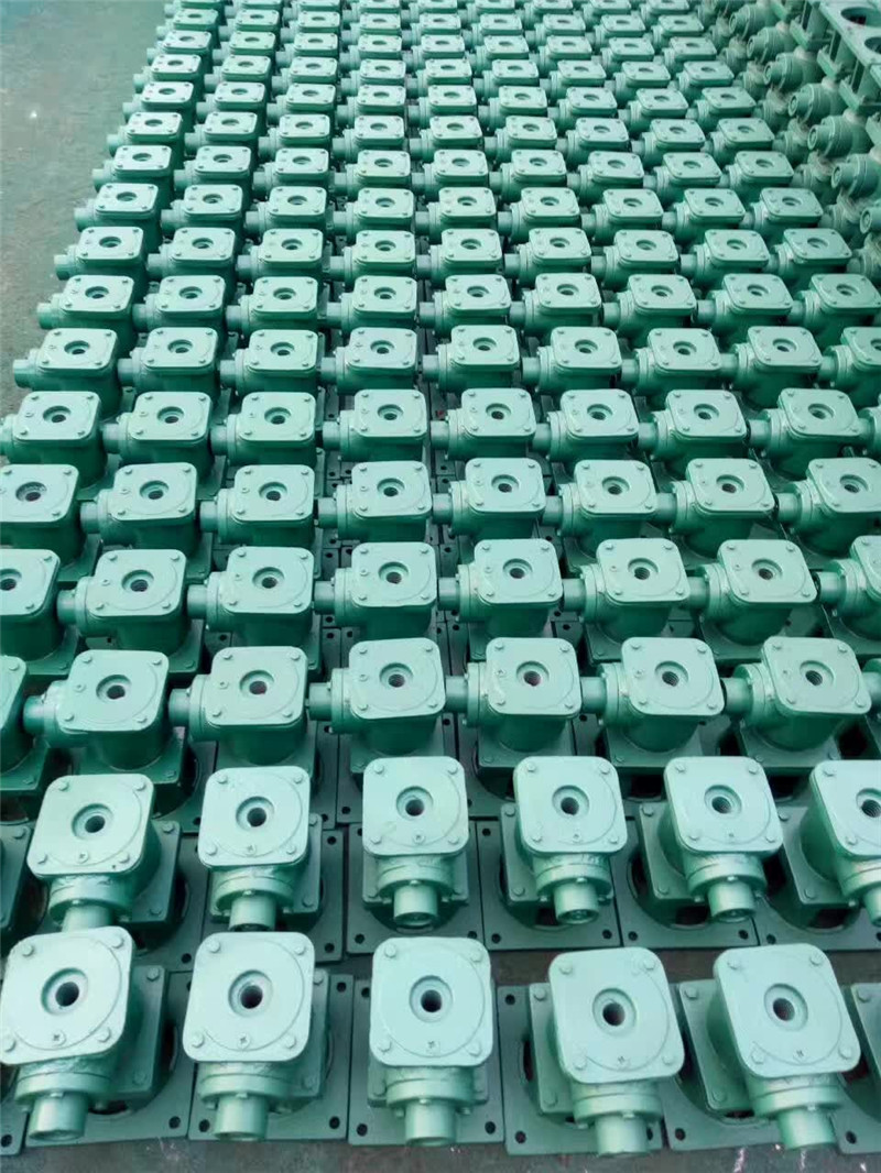 侧揺启闭机