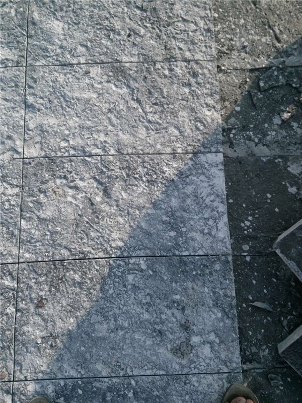 自然面地铺石