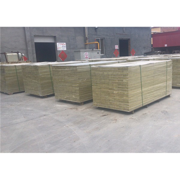 保温装饰一体板在装车中