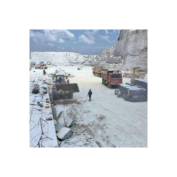 芝麻灰矿区作业