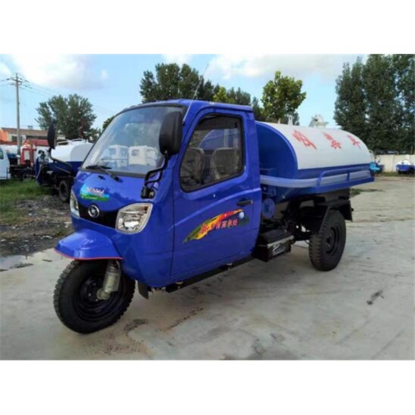 三轮吸粪车