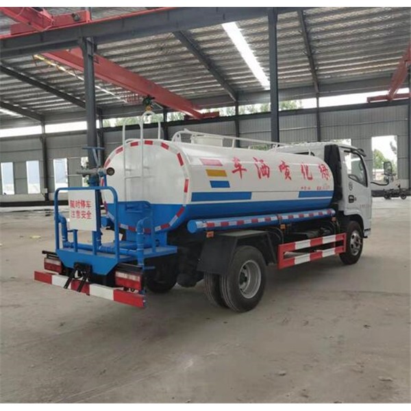 洒水车