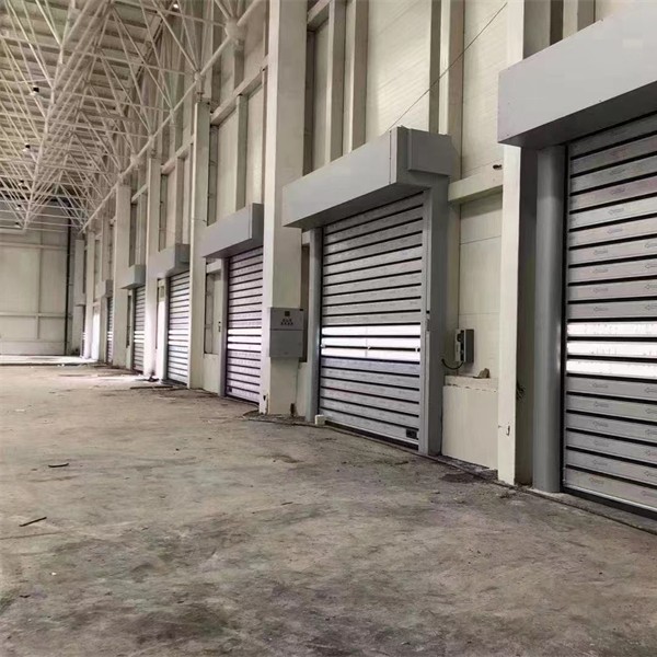 硬质快速门