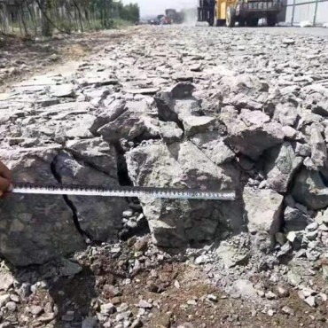 水泥路面破碎机出租