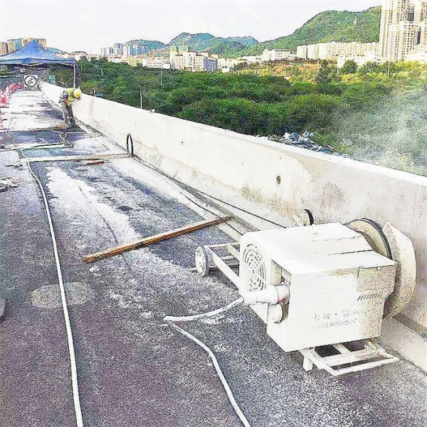 路桥防撞墙拆除切割