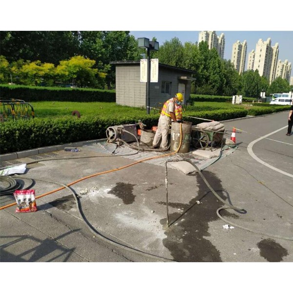 路面注浆加固