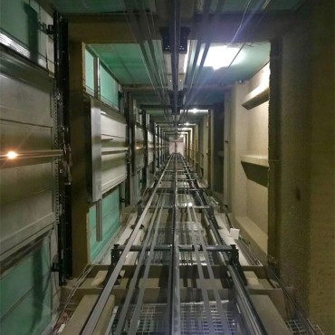 室内井道电梯