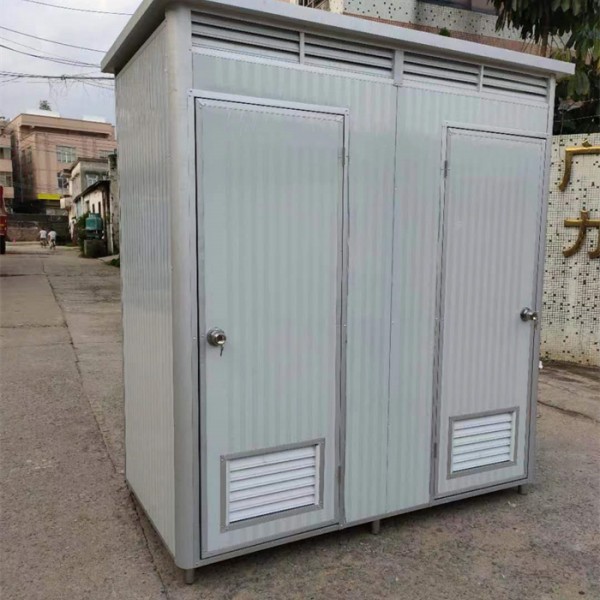 多连体移动厕所