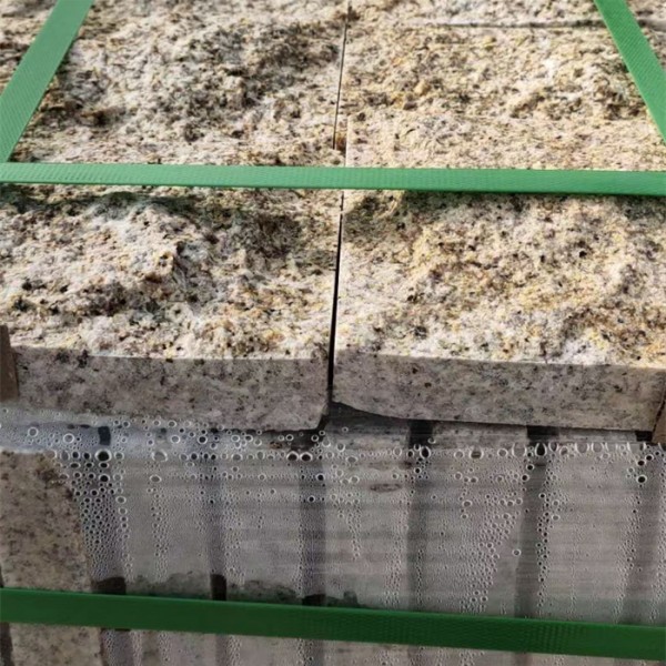 黄锈蘑菇石