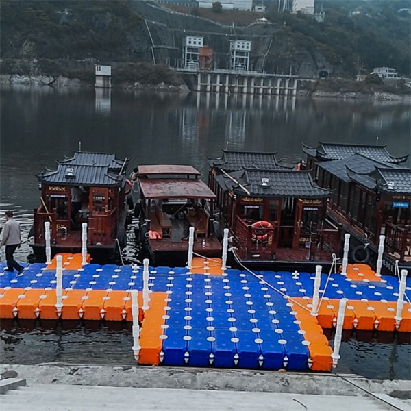 水上浮桥码头